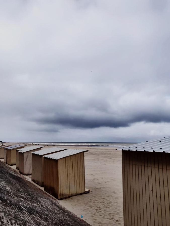 Studio Met Frontaal Zeezicht Middelkerke Exterior foto